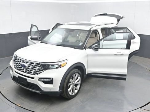 Used 2022 Ford Explorer Platinum w/ Equipment Group 601A AWD/4WD image 57