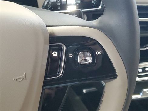 Certified 2023 Lincoln Corsair AWD w/ Equipment Group 101A image 17