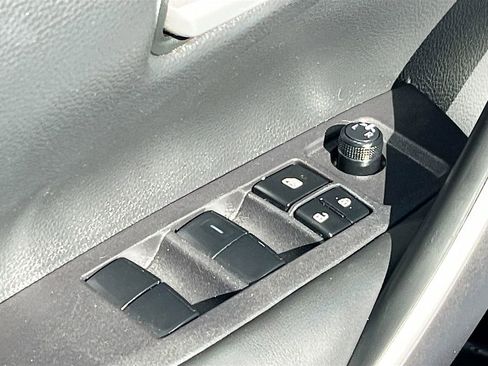 Used 2024 Toyota Corolla SE w/ SE Premium Package FWD image 17