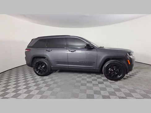 Used 2026 Jeep Grand Cherokee Altitude RWD image 35