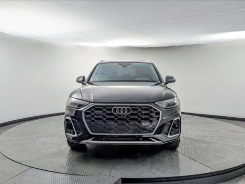 Used 2021 Audi Q5 e Premium Plus w/ Premium Plus Package image 12