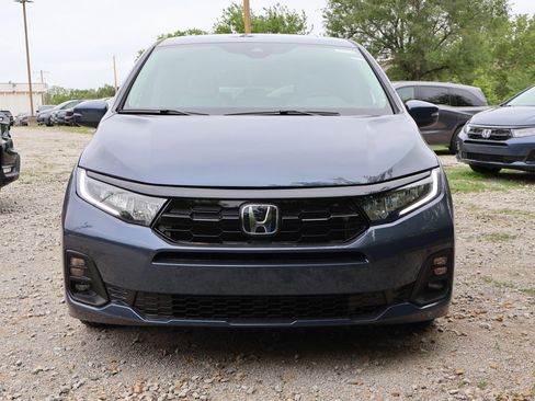 New 2026 Honda Odyssey Touring image 2