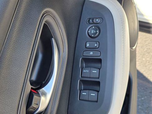 New 2026 Honda HR-V LX image 13