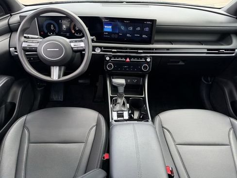 Used 2025 Hyundai Santa Cruz SEL FWD image 7