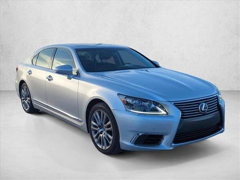 Used 2014 Lexus LS 460 w/ Comfort Package RWD image 3