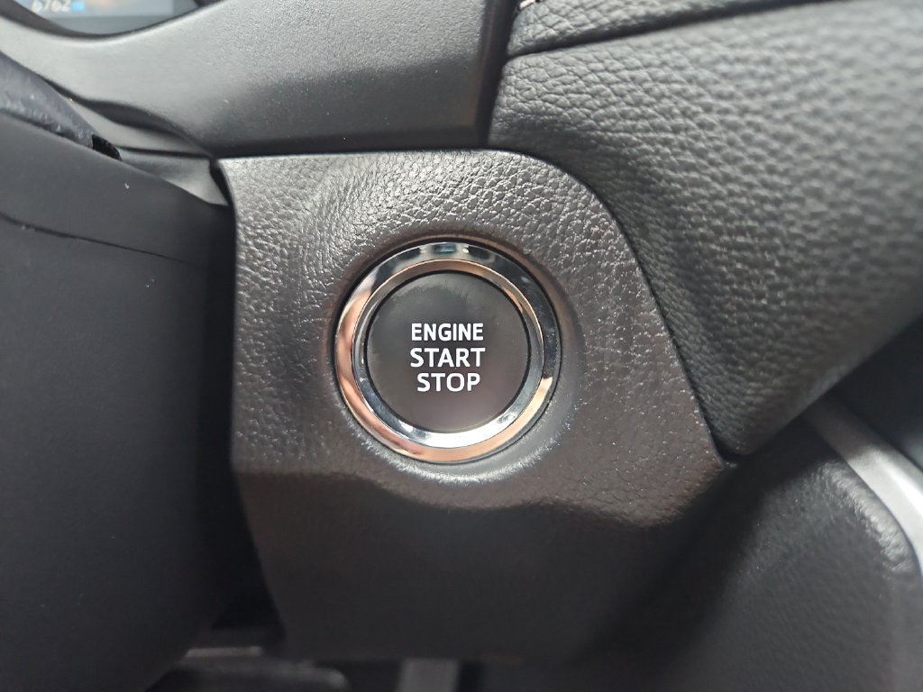 Used 2025 Toyota RAV4 XLE FWD image 23