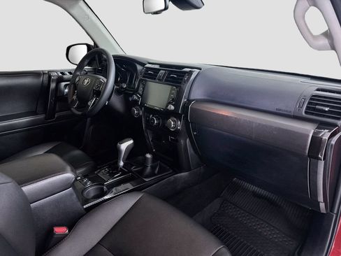 Used 2021 Toyota 4Runner TRD Off-Road Premium w/ Moonroof Package AWD/4WD image 30