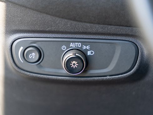 Used 2022 Chevrolet Equinox LT FWD image 17