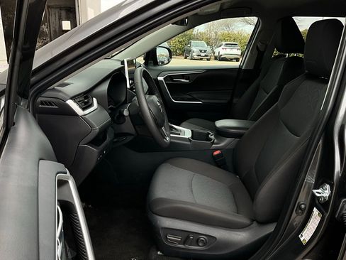 Used 2025 Toyota RAV4 XLE w/ Weather Package image 10