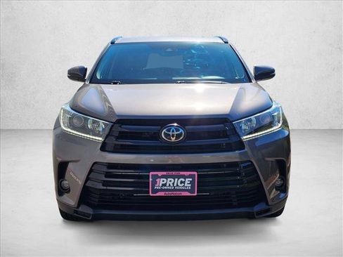 Used 2019 Toyota Highlander SE AWD/4WD image 2