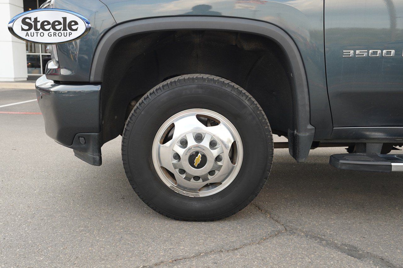 Used 2020 Chevrolet Silverado 3500 High Country w/ Technology Package AWD/4WD image 28