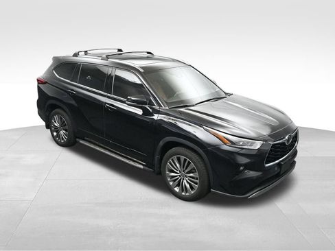 Used 2021 Toyota Highlander Platinum FWD image 23