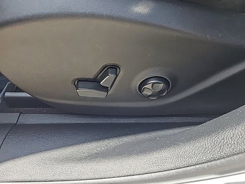 Certified 2021 Jeep Cherokee Latitude Plus w/ Sun & Sound Group image 26