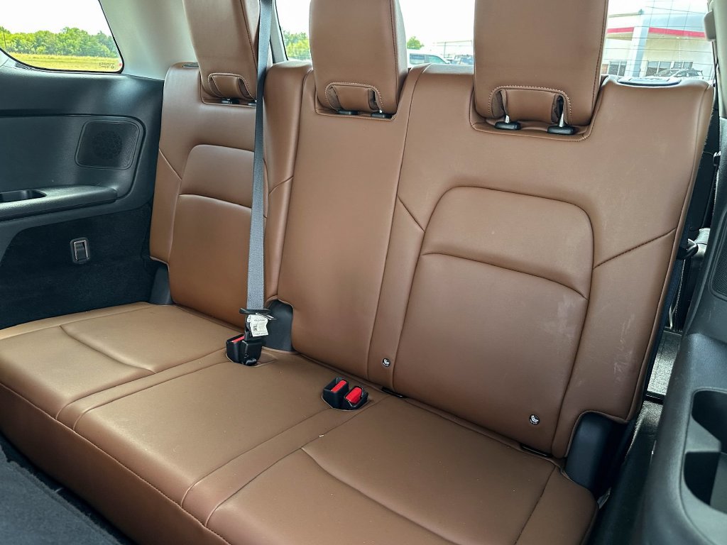 Used 2022 Nissan Pathfinder Platinum w/ Cargo Package FWD image 21