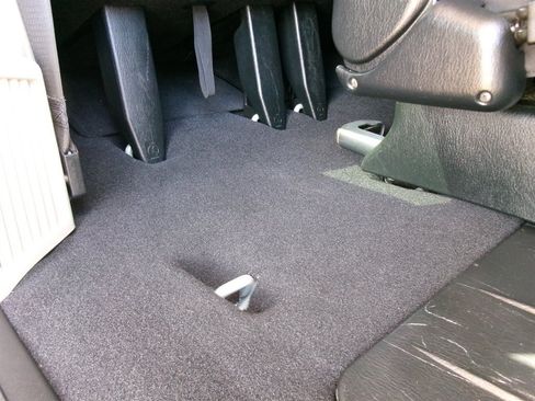 Used 2018 Dodge Grand Caravan SE w/ UConnect Hands-Free Group FWD image 28