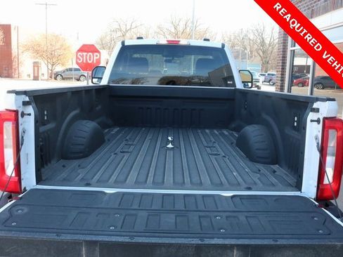 Used 2024 Ford F250 XLT image 4