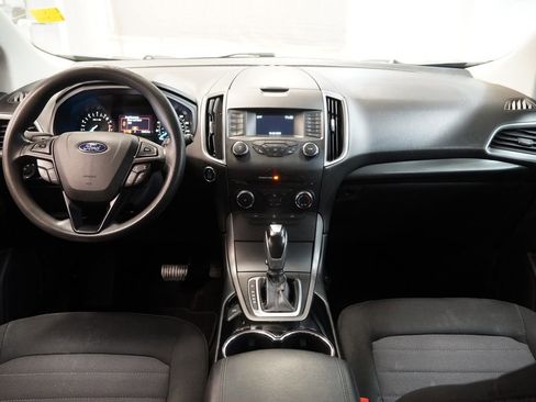 Used 2018 Ford Edge SE image 26