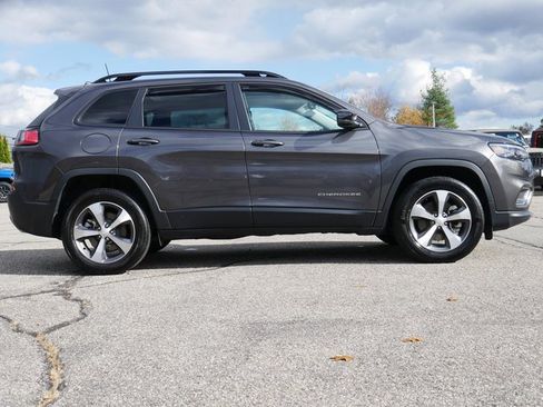 Used 2022 Jeep Cherokee Limited w/ Mopar Interior Package image 7