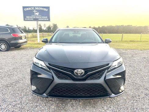 Used 2018 Toyota Camry SE image 5