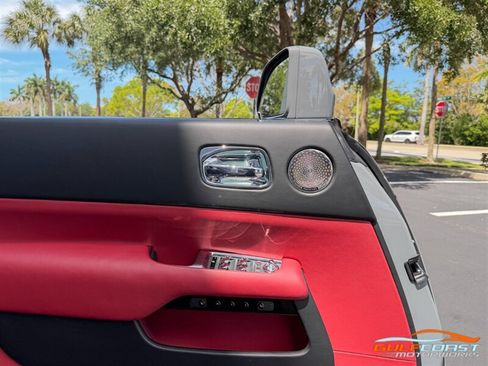 Used 2018 Rolls-Royce Wraith RWD image 27