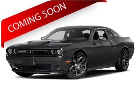 Used 2017 Dodge Challenger R/T RWD image 1