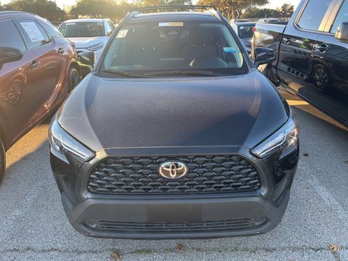Used 2024 Toyota Corolla Cross LE image 2