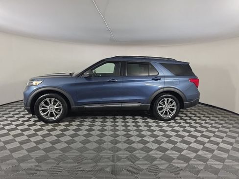 Used 2020 Ford Explorer XLT w/ Equipment Group 202A AWD/4WD image 2