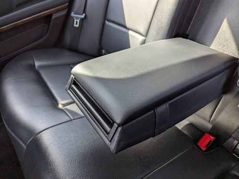 Used 2010 Mercedes-Benz E 350 4MATIC Sedan image 44