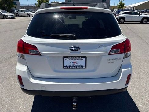 Used 2011 Subaru Outback 3.6R Limited AWD/4WD image 4