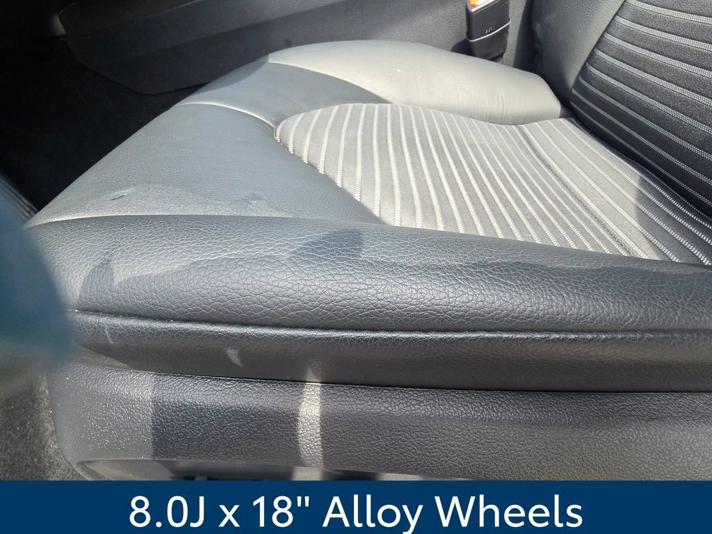 Used 2023 Toyota Camry SE FWD image 18
