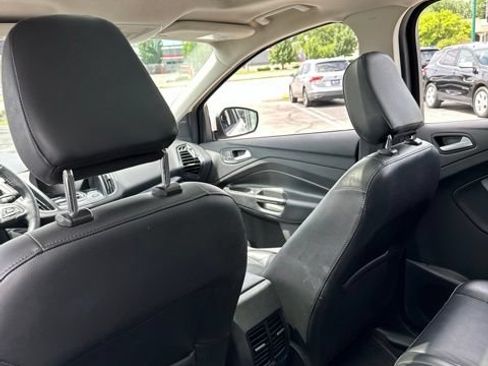 Used 2019 Ford Escape Titanium FWD image 22