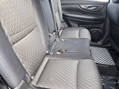 Used 2017 Nissan Rogue S AWD/4WD image 23