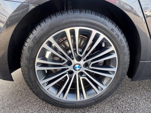 Used 2020 BMW 530i xDrive w/ Premium Package image 10