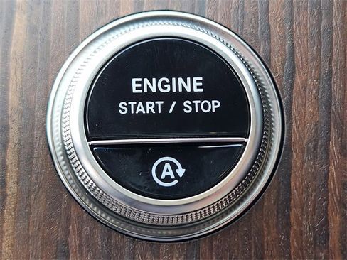 Certified 2025 Mercedes-Benz GLC 300 4MATIC image 23