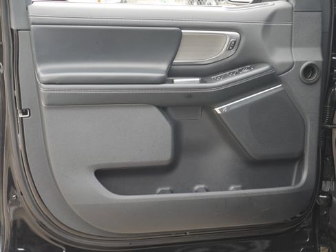 Certified 2025 Ford Expedition Max Platinum image 40