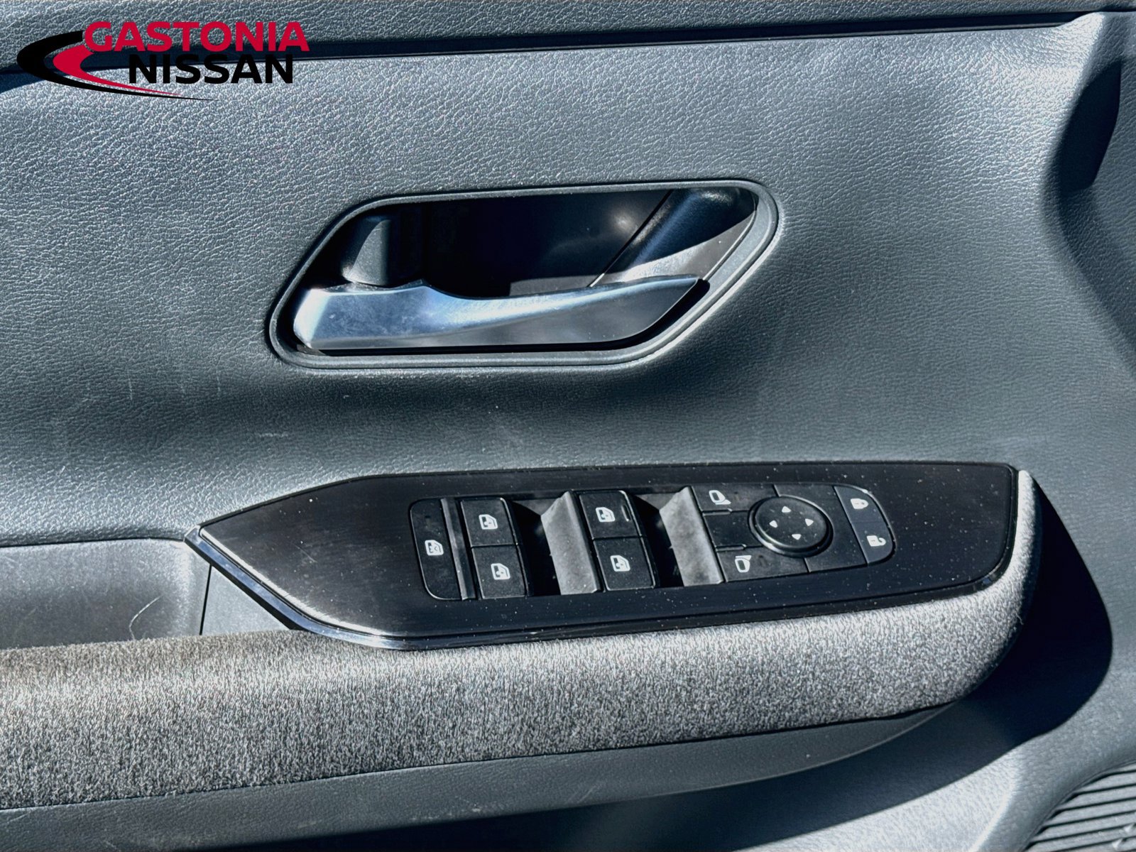 Used 2025 Nissan Kicks SV FWD image 22