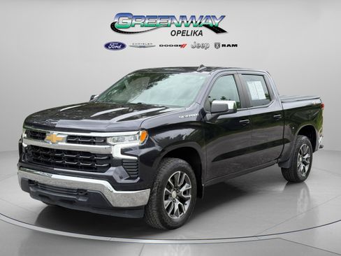 Used 2022 Chevrolet Silverado 1500 LT AWD/4WD image 4