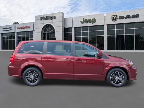 Certified 2019 Dodge Grand Caravan GT FWD image 2