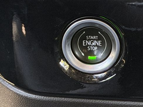 Used 2023 Chevrolet Silverado 1500 LT AWD/4WD image 17