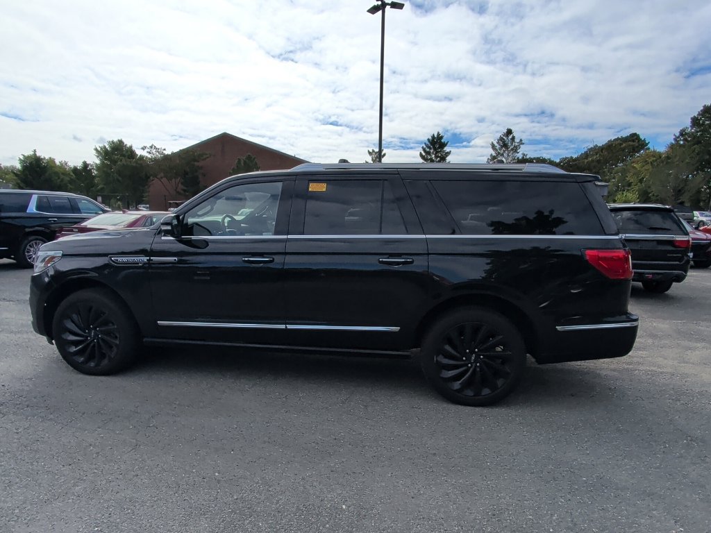 Used 2020 Lincoln Navigator L Reserve w/ Equipment Group 208A Reserve AWD/4WD image 7