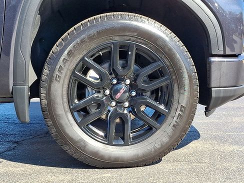 Used 2025 GMC Sierra 1500 Elevation image 8