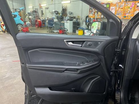 Used 2024 Ford Edge Titanium AWD/4WD image 10