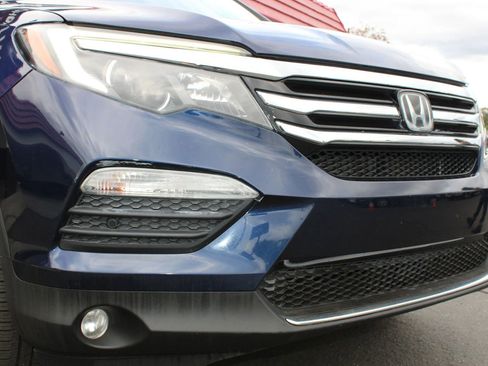 Used 2016 Honda Pilot Touring image 10