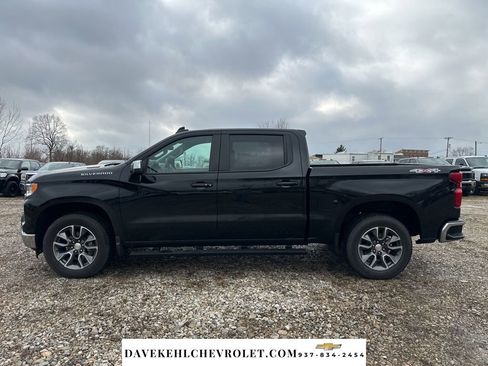 Used 2025 Chevrolet Silverado 1500 LT image 2