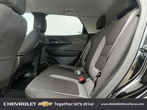 Used 2025 Chevrolet TrailBlazer LT AWD/4WD image 31