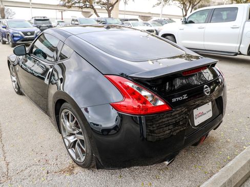 Used 2016 Nissan 370Z w/ Sport Package image 10