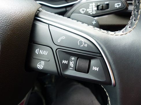 Used 2018 Audi SQ5 Prestige w/ Prestige Package image 25