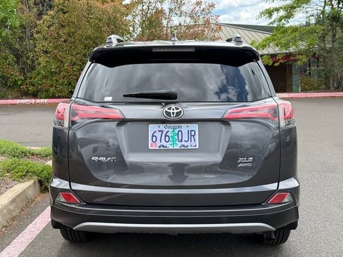 Used 2018 Toyota RAV4 XLE w/ Plus Extra Value Package AWD/4WD image 6