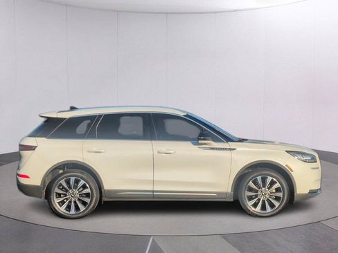Used 2022 Lincoln Corsair Reserve w/ Elements Package FWD image 8