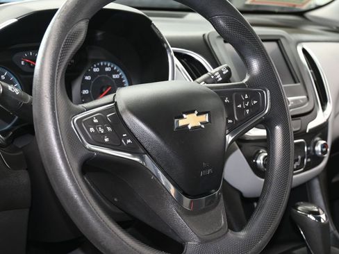 Used 2021 Chevrolet Equinox LS image 13